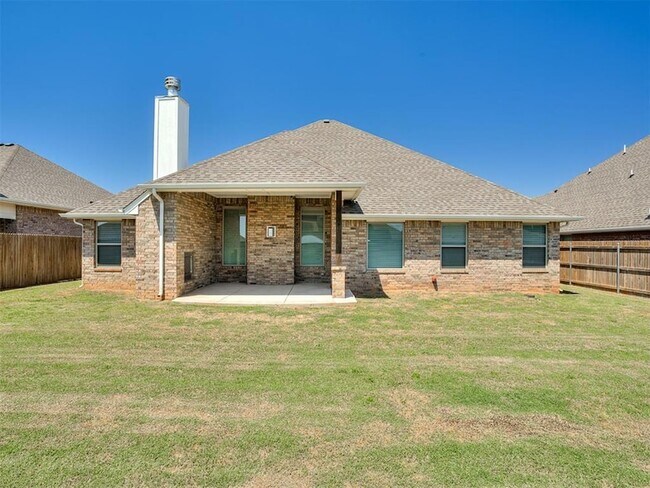 Building Photo - 800 Bison Crossing Dr