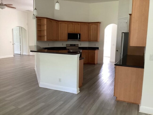 Building Photo - 17119 Alexander Run