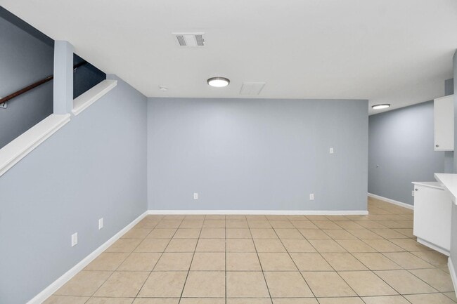 Building Photo - 10403 Shadow Oaks Dr