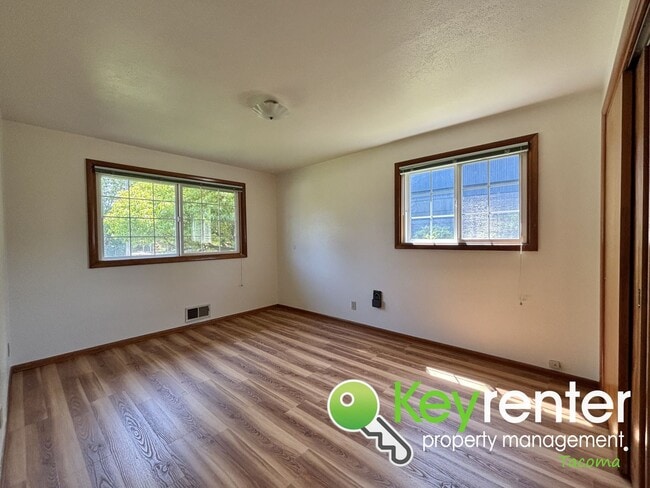 Building Photo - Charming Clinker Brick Rambler in the Hear...