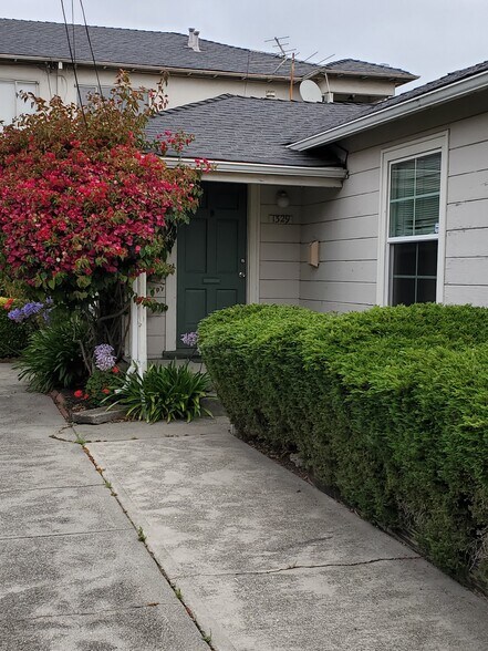 Building Photo - 1329 Parker St