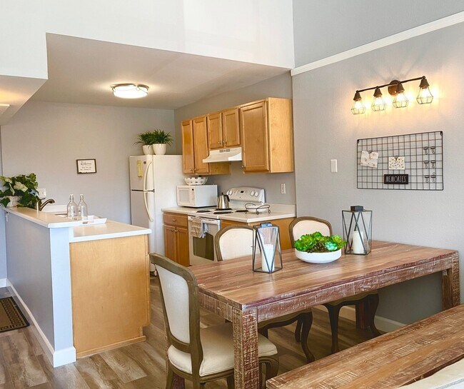 Kitchen/dining - 6171 Rancho Mission Rd