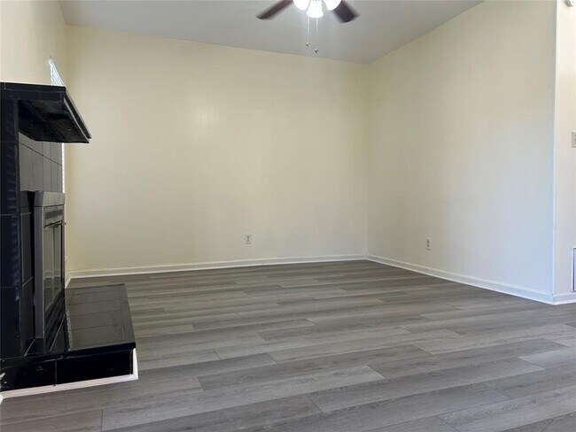 Building Photo - 12500 Brookglade Cir