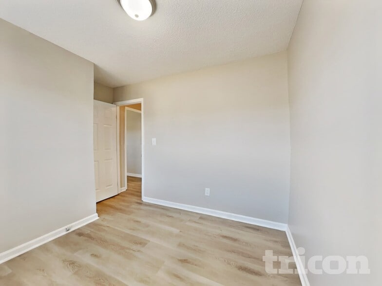 Building Photo - 713 Ilex Ct