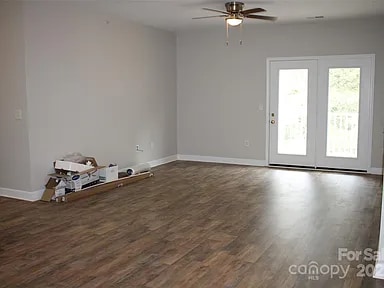 Building Photo - 9823 Hyde Glen Ct