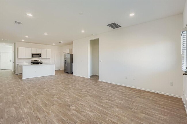 Building Photo - 12112 Douglas Fir Cir