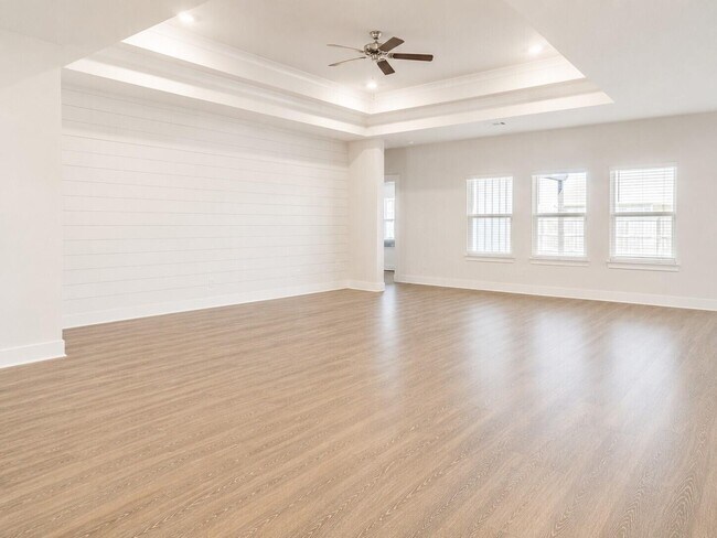 Building Photo - 6242 Jenks Dr