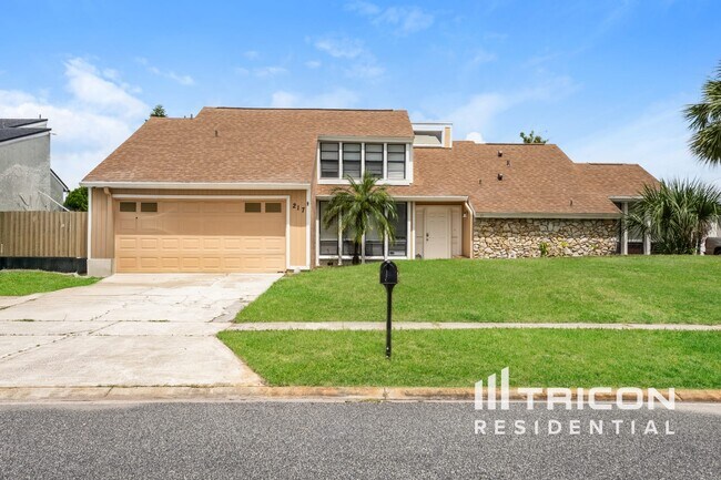 Primary Photo - 217 S Shadow Bay Dr
