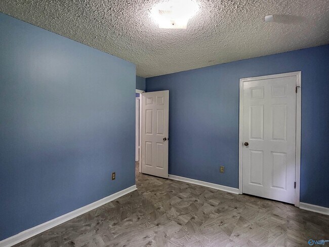 Building Photo - 308 Red Oak Rd