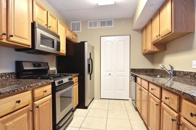 Building Photo - 9400 S 79th Ave