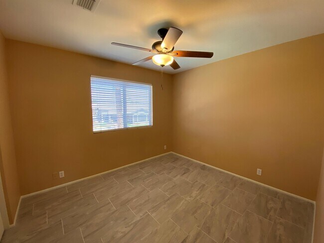 Building Photo - 20722 N 60th Dr