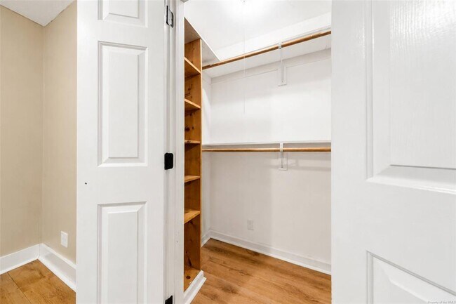 Building Photo - 104 Schenck Dr