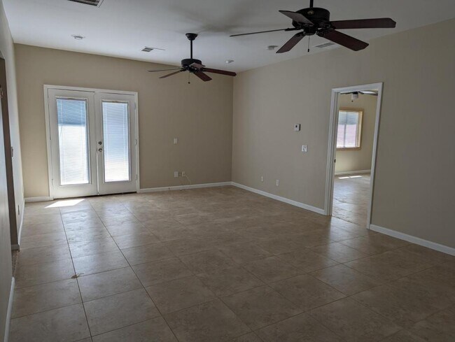 Building Photo - 1343 E Osborn Rd