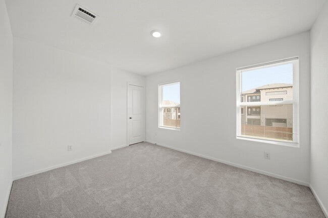 Building Photo - 2919 Summer Breeze Wy