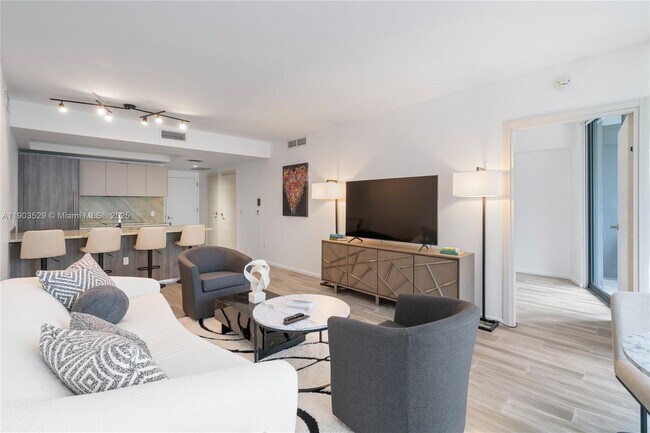 Building Photo - 801 S Miami Ave