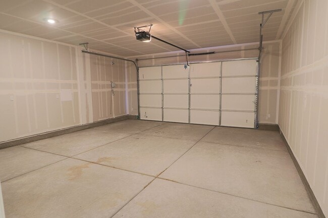 Building Photo - 6735 Lunar Descent Dr