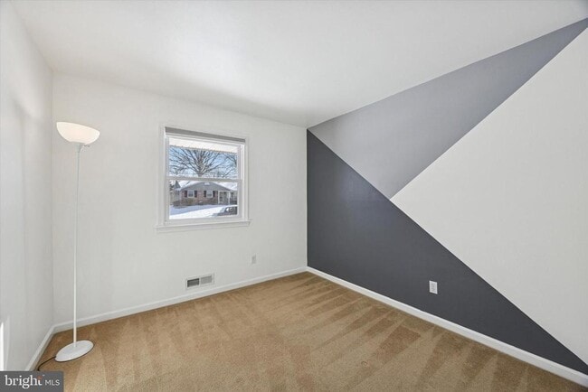 Building Photo - 318 Brentwood Ave