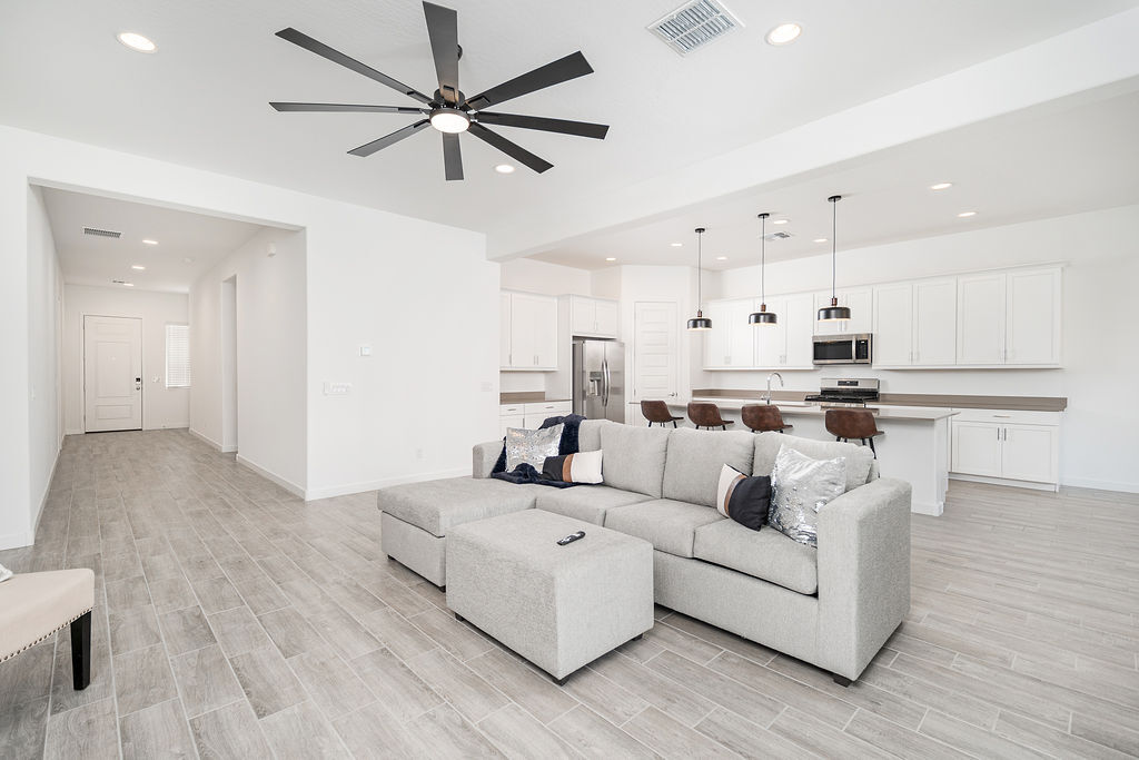 Building Photo - 3264 W Peak View Rd