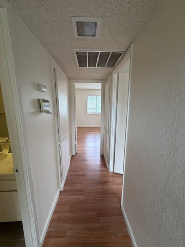 Building Photo - Beautiful 2 Bedroom and 2.5 Bathroom Condo $1,775.00