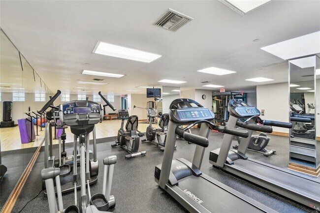 Building Photo - 1560 Gulf Blvd