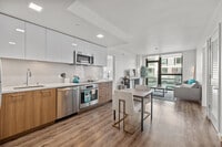 Interior Photo - 923 Folsom