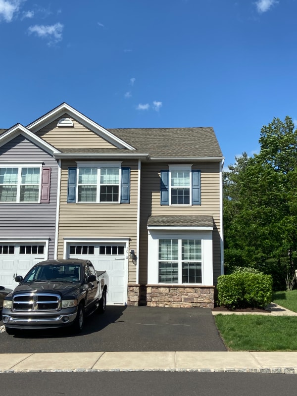 Building Photo - 1015 Chapman Cir
