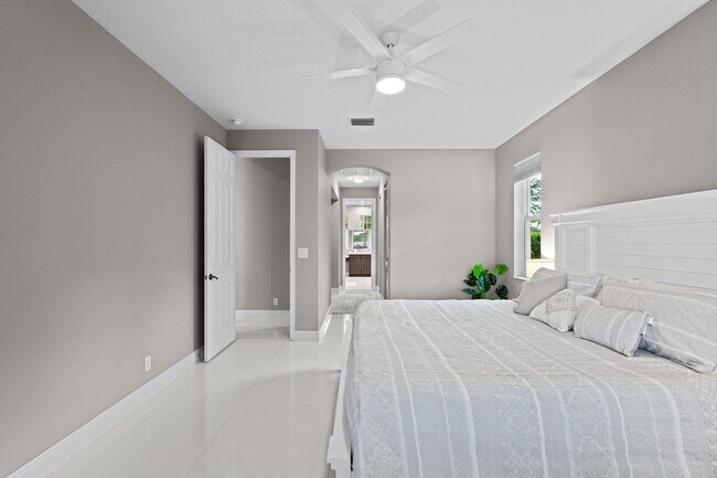 Building Photo - 9919 Royal Cardigan Way