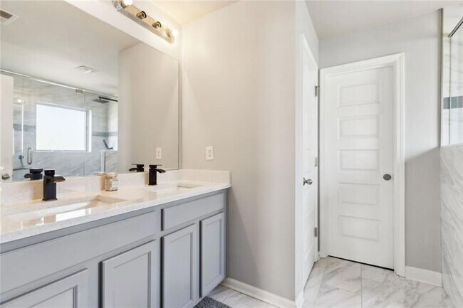 Building Photo - 151 Humphry Ct