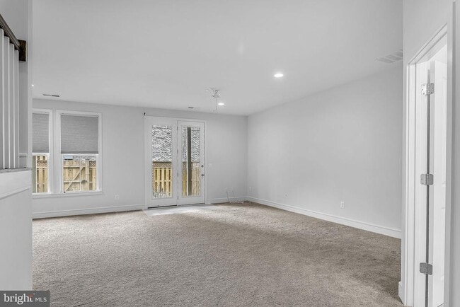 Building Photo - 23035 Sullivans Cove Sq