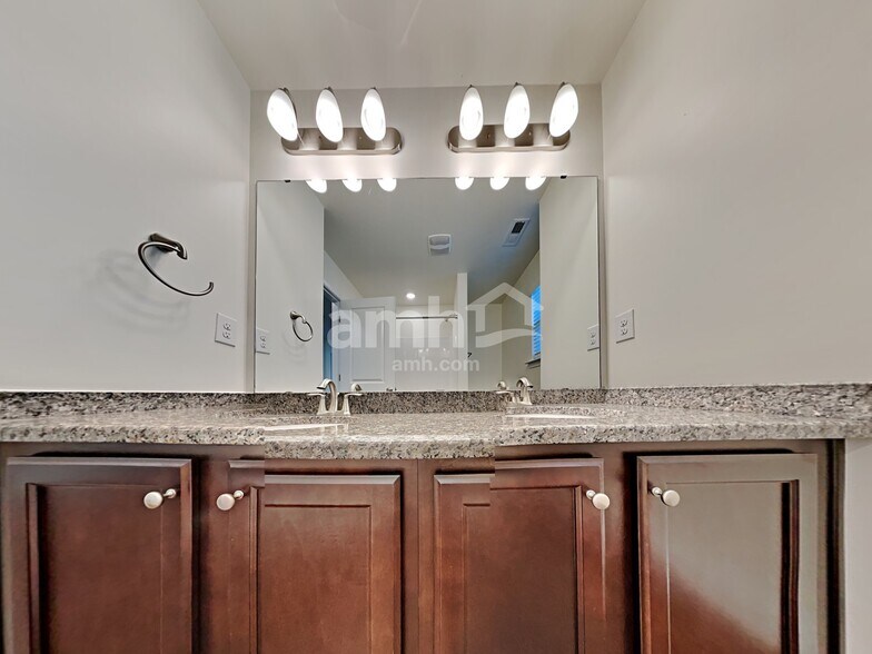 Building Photo - 146 Havenbrook Dr