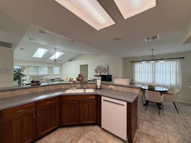 Building Photo - 17315 Sabrina Cir