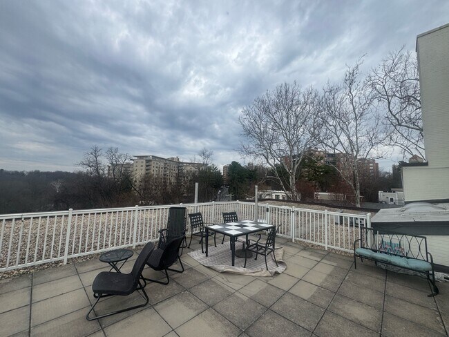 Building Photo - 3901 Tunlaw Rd NW