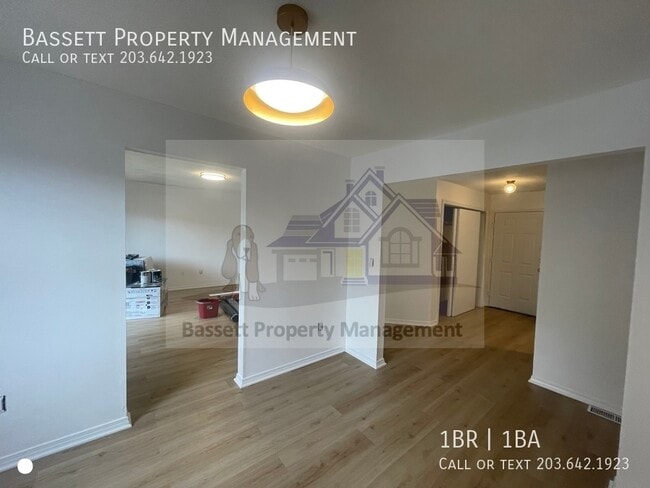 Building Photo - 30 Stoneycrest Dr