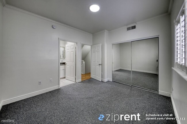 Building Photo - 2 br, 2.5 bath Condo - 4308 Whitsett Avenu...