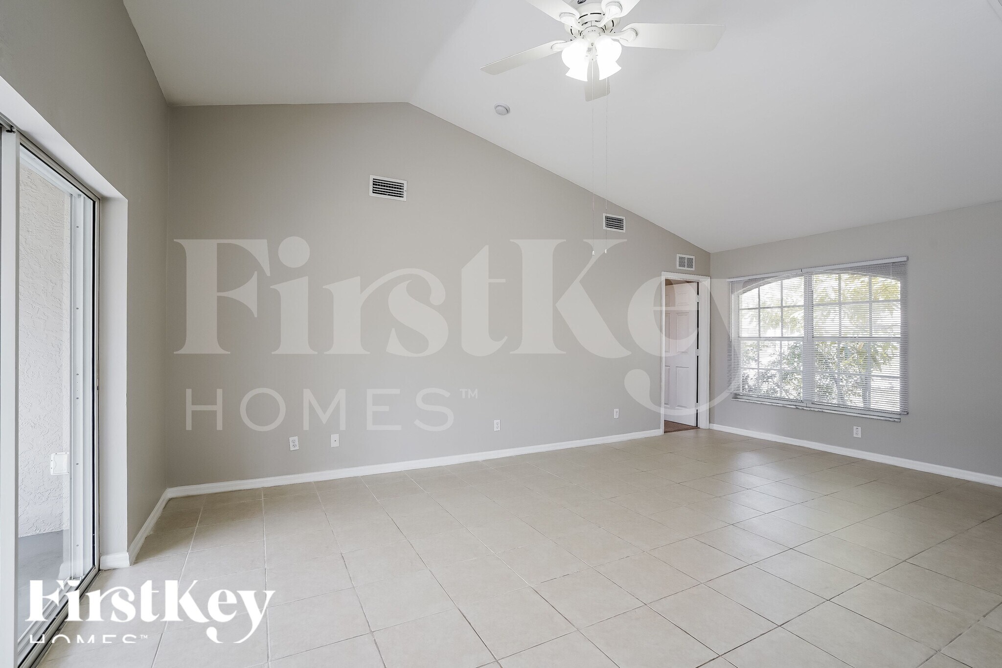 Building Photo - 8352 Bahamas Rd