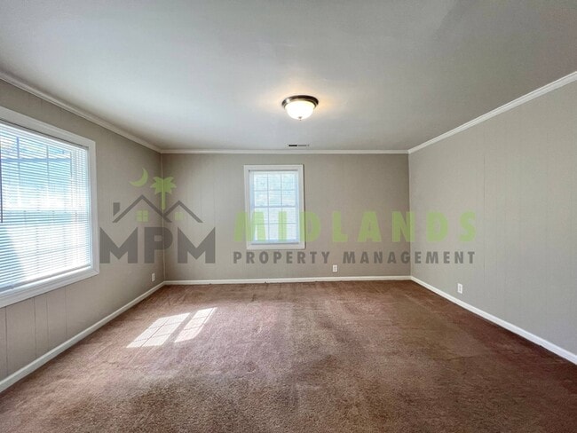 Building Photo - 610 W Hampton Ave