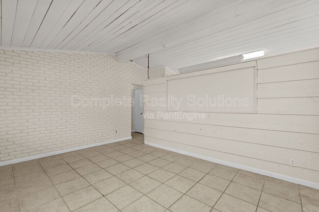 Building Photo - 62 Capitol Hill Dr