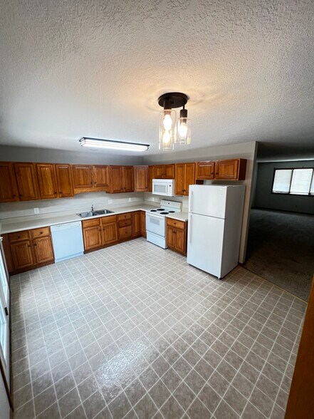Building Photo - 703 11th Avenue B Ct