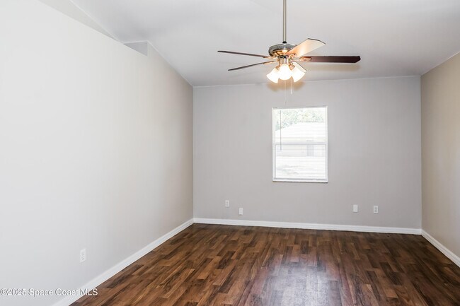 Building Photo - 1510 Glencove Ave NW