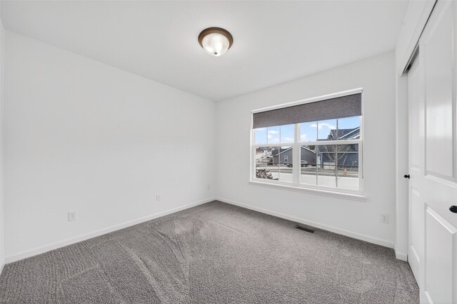 Building Photo - 203 Homestretch Ln