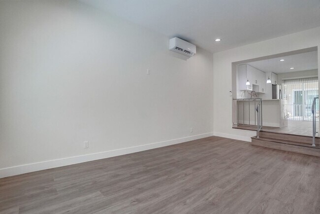 Building Photo - 441 W Queen St