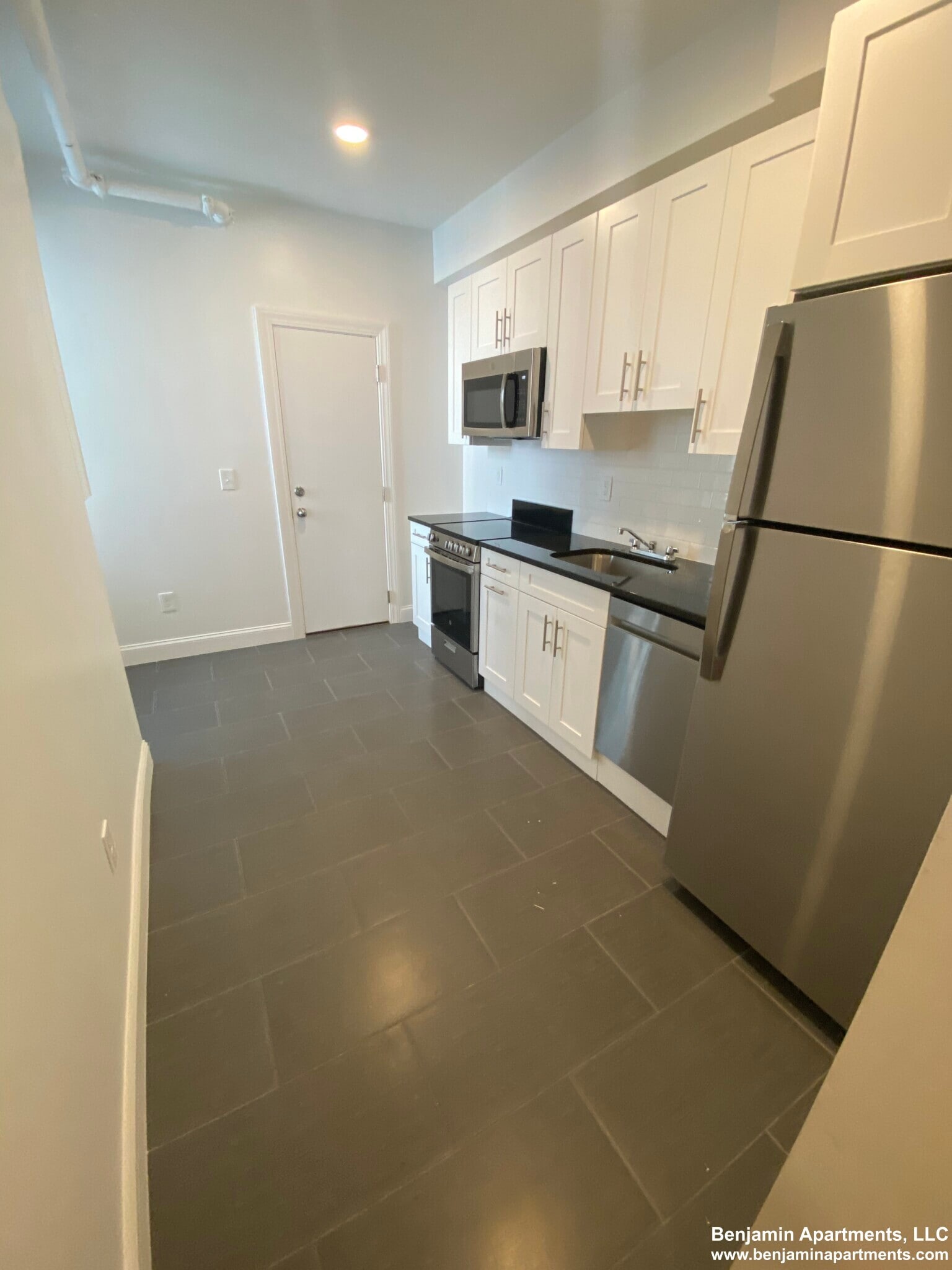 Building Photo - 123 Sutherland Rd