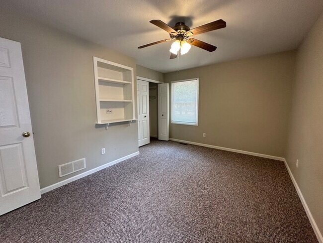 Building Photo - Nice and Large 3BR/1.5ba unit for rent in ...