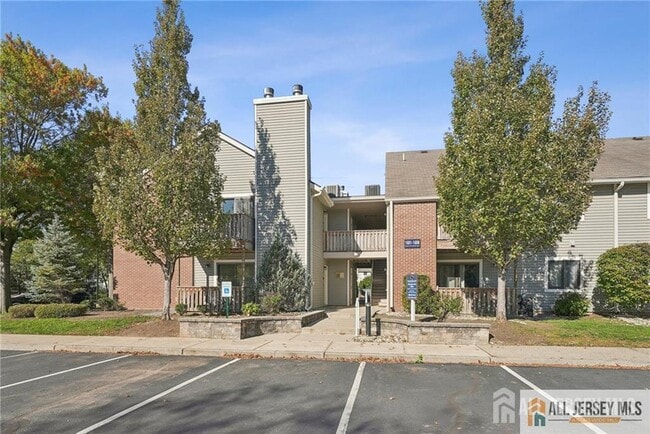 Building Photo - 1609 Ravens Crest Dr