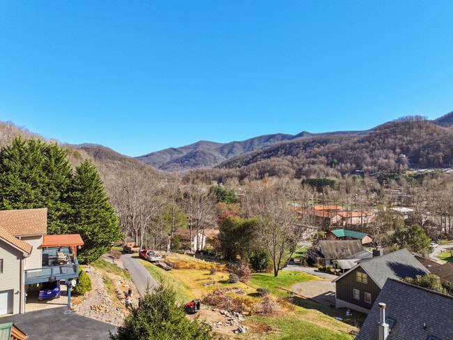 Building Photo - 168 Valley Creek Dr