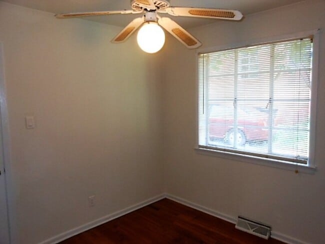 Building Photo - 2711 Columbus Cir