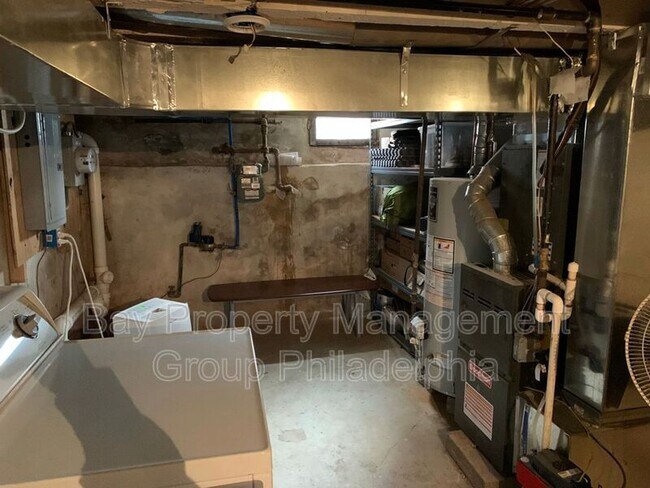 Building Photo - 2018 N Hancock St