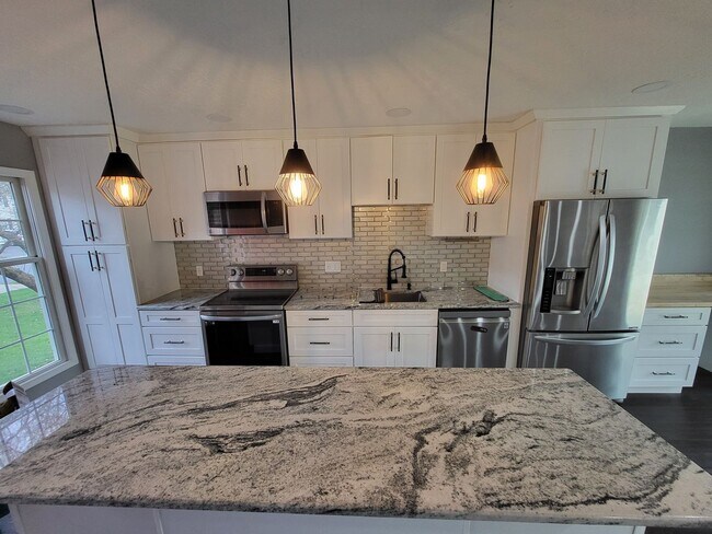 Building Photo - 3 Bedroom Townhome in Lititz