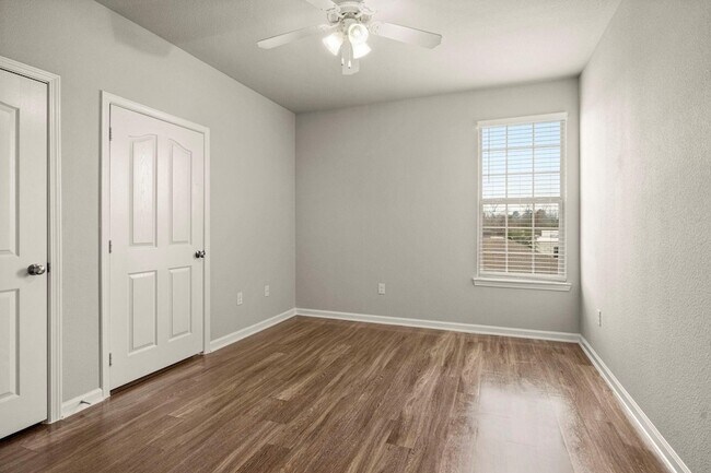 Building Photo - 30685 FM2978