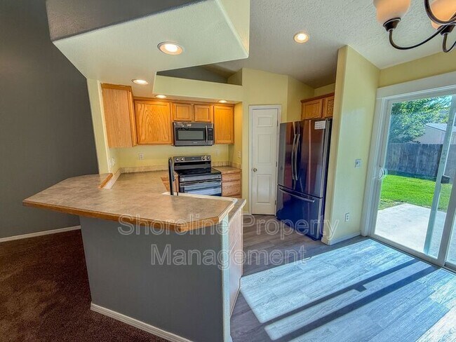 Building Photo - 3420 N Oakstone Ave